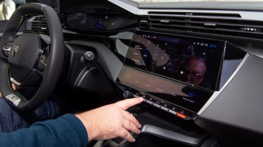 Peugeot E-308 SW - touchscreen